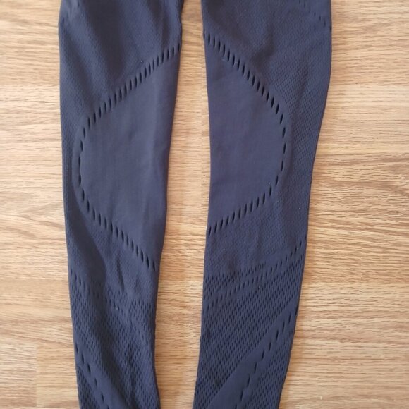 Lululemon Reveal Precision Tight 25" Boysenberry Purple Size 4 - Picture 7 of 8